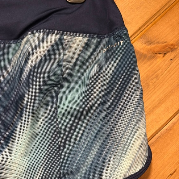 Nike Dry Fit Navy and Teal Patterned Shorts - Picture 6 of 6